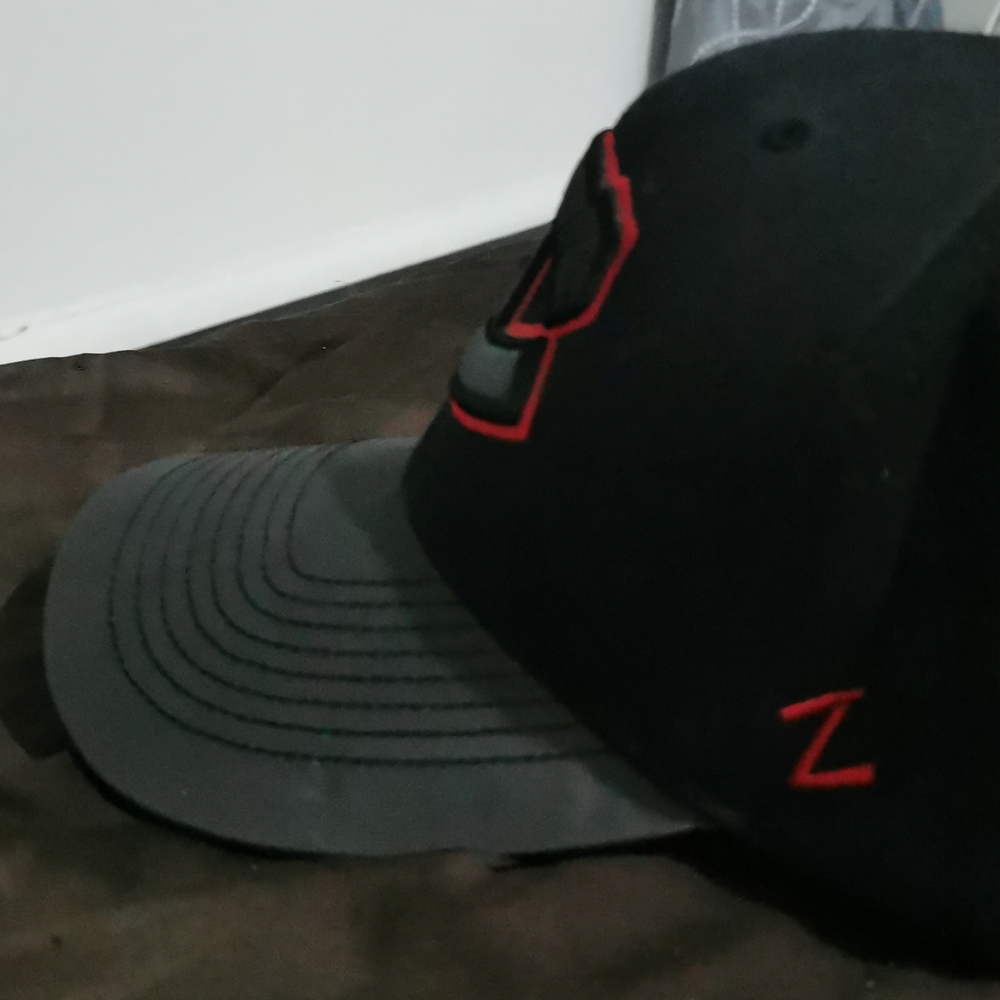 Hat - Picture 2 of 4